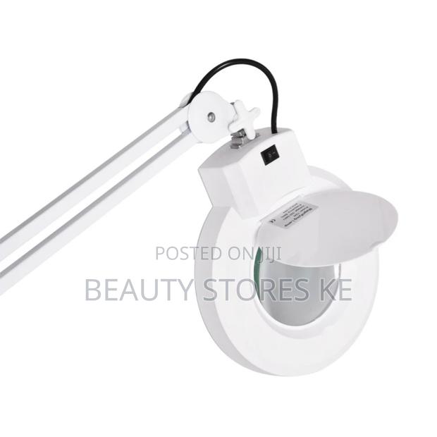 Magnifying Light Lamp With Stand - thumbnail 3