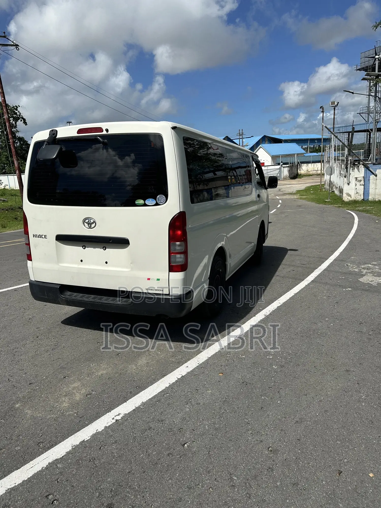 Toyota HiAce 2019 White
