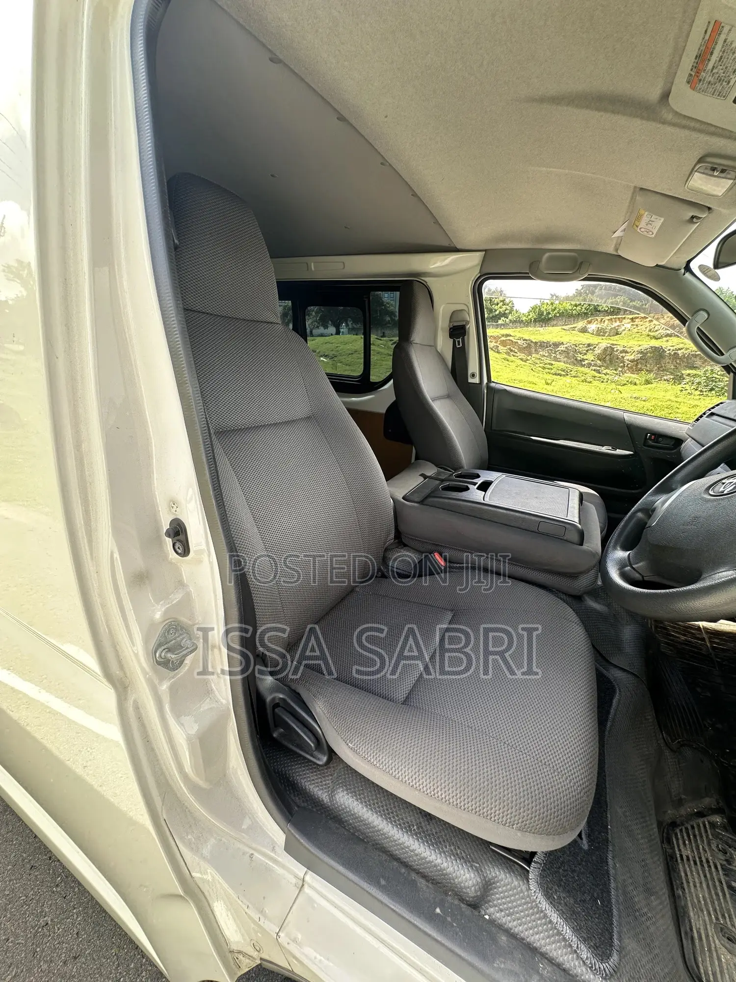 Toyota HiAce 2019 White