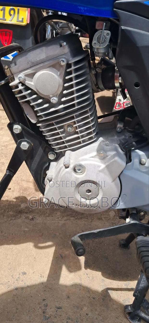 Honda CB 2025 Blue - thumbnail 3