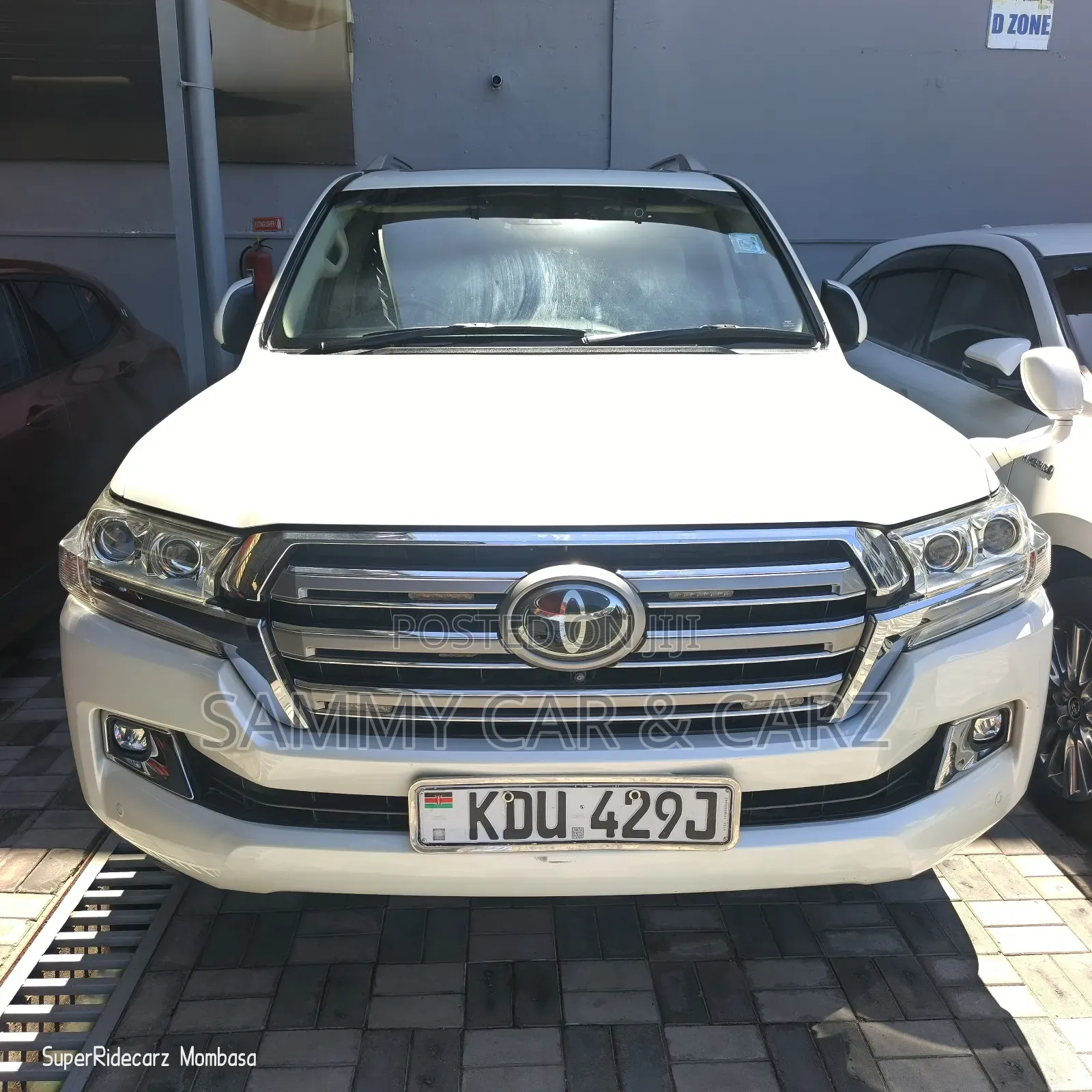 Toyota Land Cruiser 2018 White