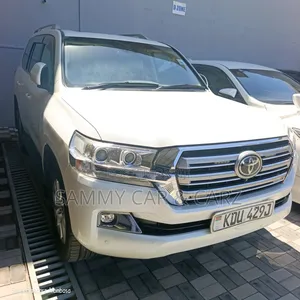 Toyota Land Cruiser 2018 White