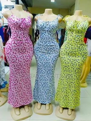 Floral Print Maxi Dress With Spaghetti Straps and a Ruched Bodice