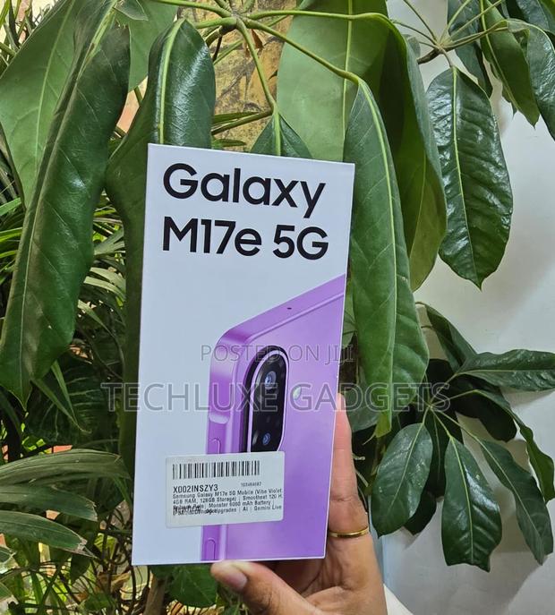New Samsung Galaxy M17 5G 128 GB Purple - main view