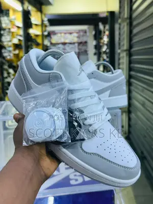 Air Jordan 1 Low Wolf Grey