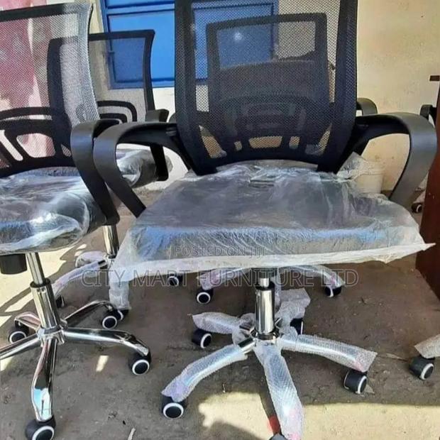 Stable Mesh Office Chairs