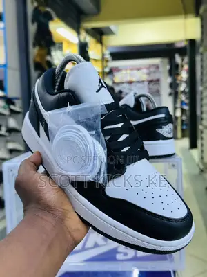 Air Jordan 1 Low Panda