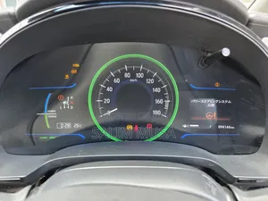 Honda Fit Shuttle 2016 Silver