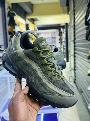 Nike Airmax 95 "Olive Green"
40-45