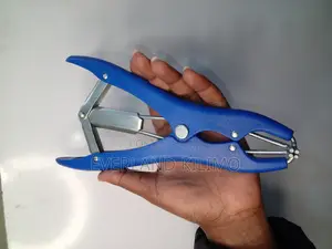Plastic Elastrator - Blue Handle