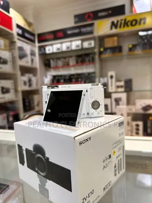 Sony Alpha Zv-E10 Interchangeable Lens Mirrorless Vlog Camera - White