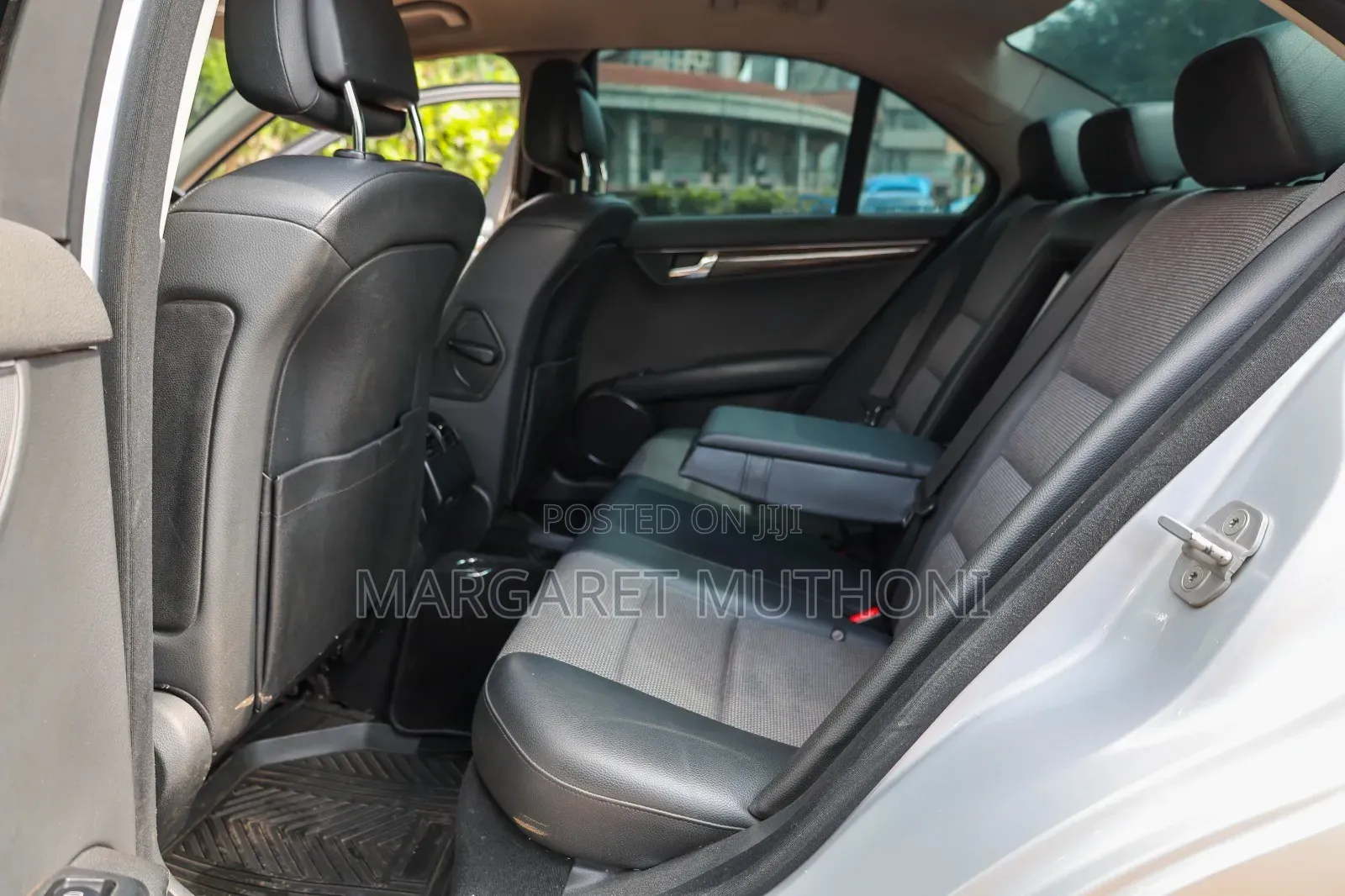 Mercedes-Benz C200 2011 Silver
