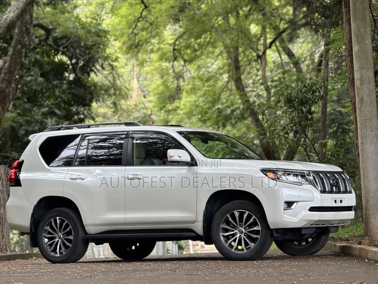 Toyota Land Cruiser Prado 2.8 2019 White