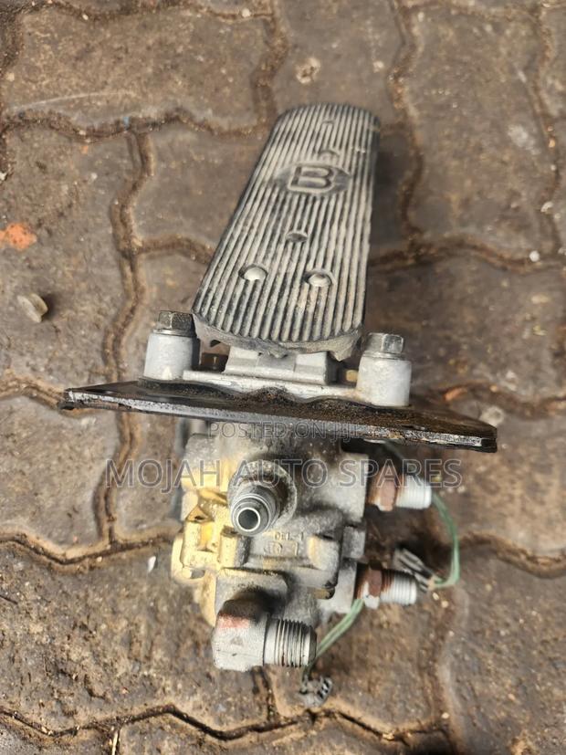 Frr33 ,Fsr33 Footbrake Valve