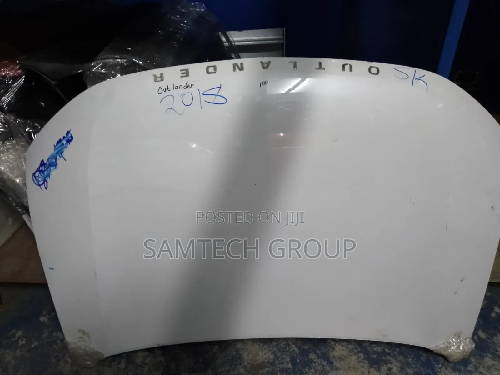 2018 Mitsubishi Outlander Bonnet Cover