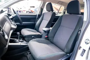 Toyota Corolla Fielder 1.5 Hybrid FWD 2019 White