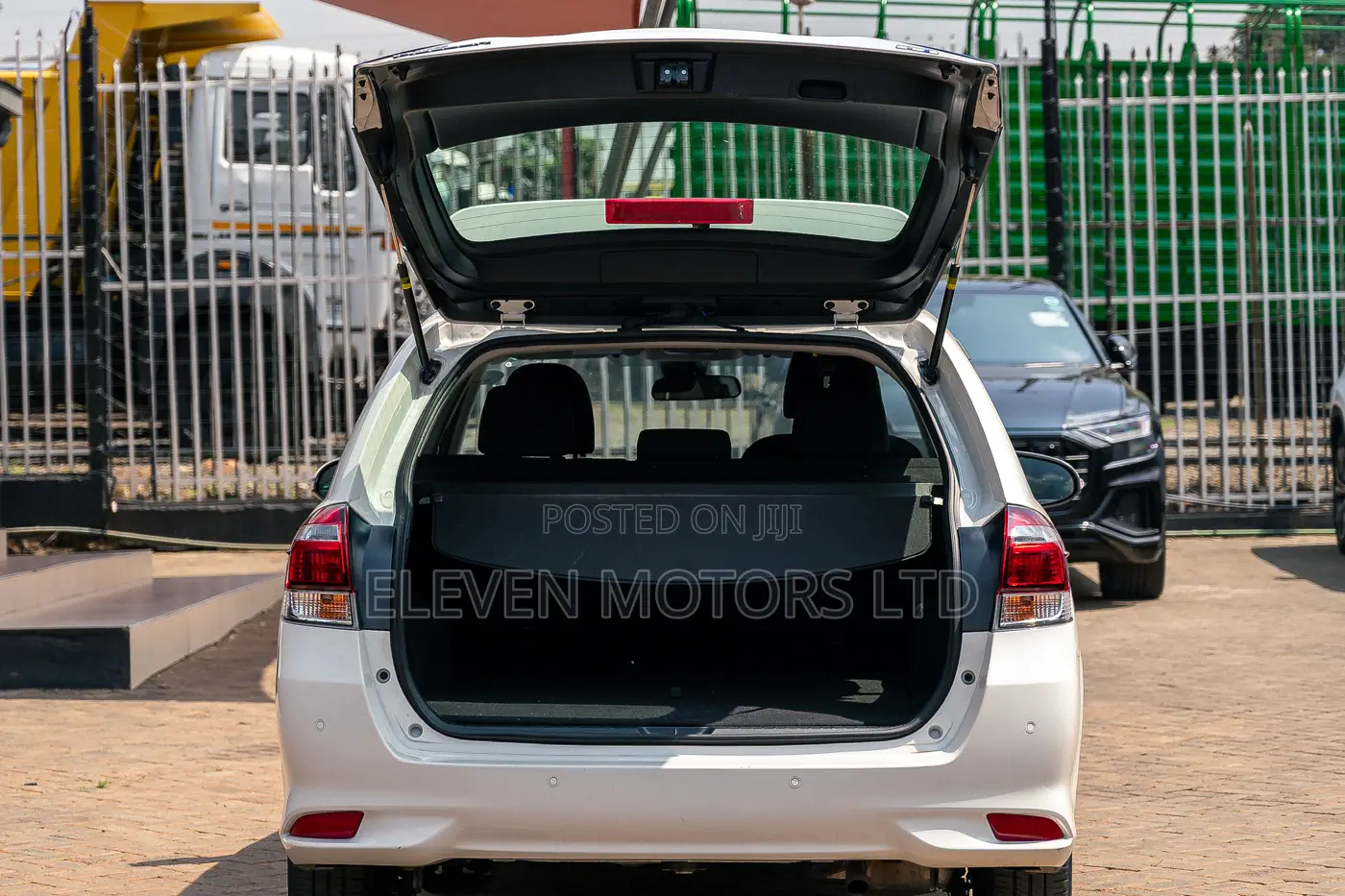 Toyota Corolla Fielder 1.5 Hybrid FWD 2019 White