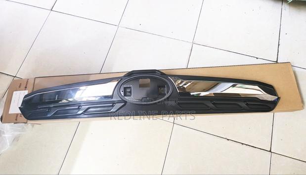 Subaru Forester Sj5/SJG 2017 Bonnet Grille