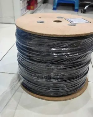 Weatherproof Cat6 Lan Cable for Outdoor Internet Installation