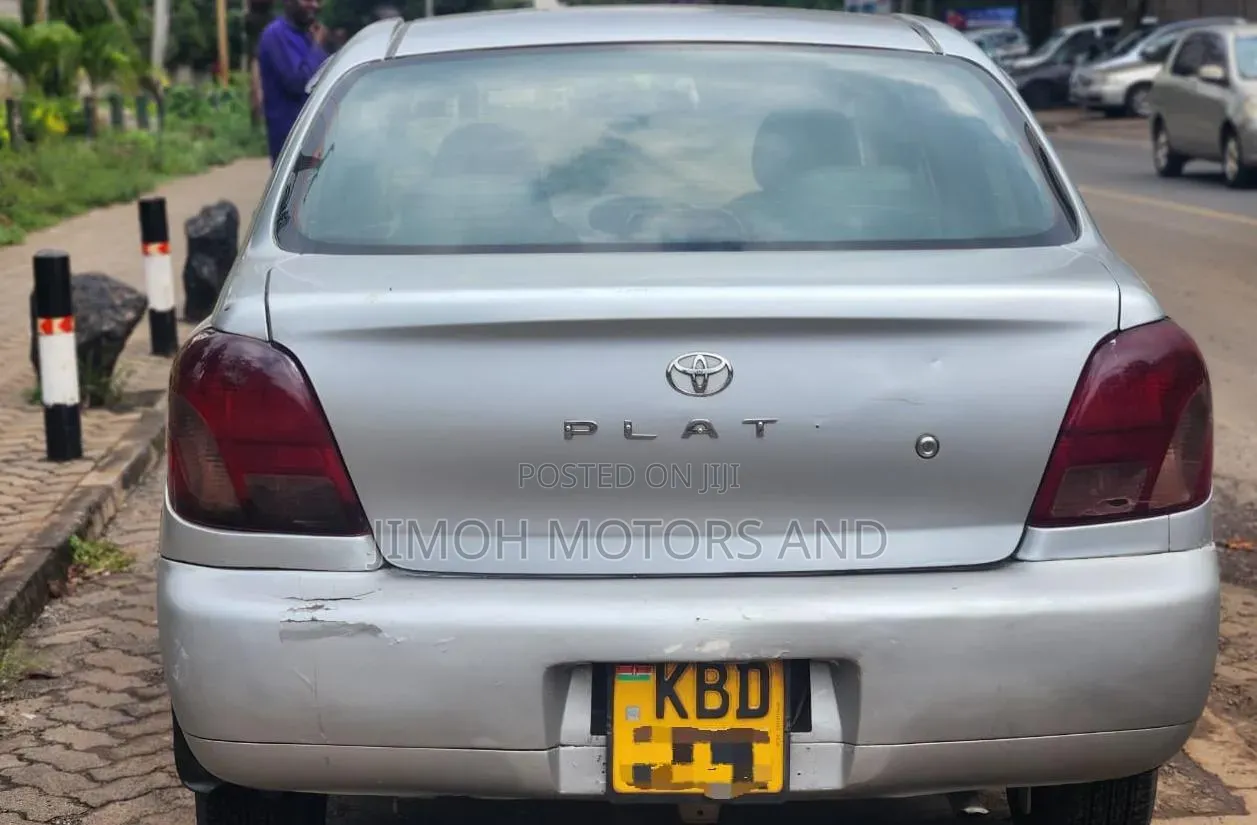 Toyota Platz 2001 White