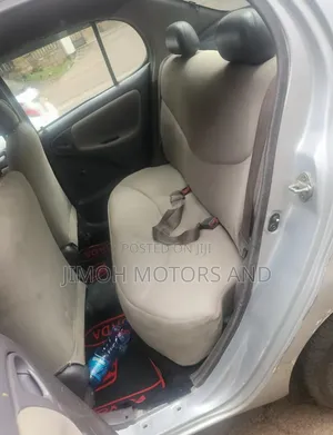 Toyota Platz 2001 White