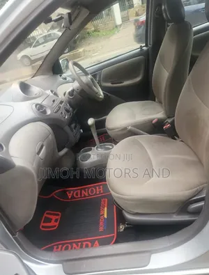 Toyota Platz 2001 White