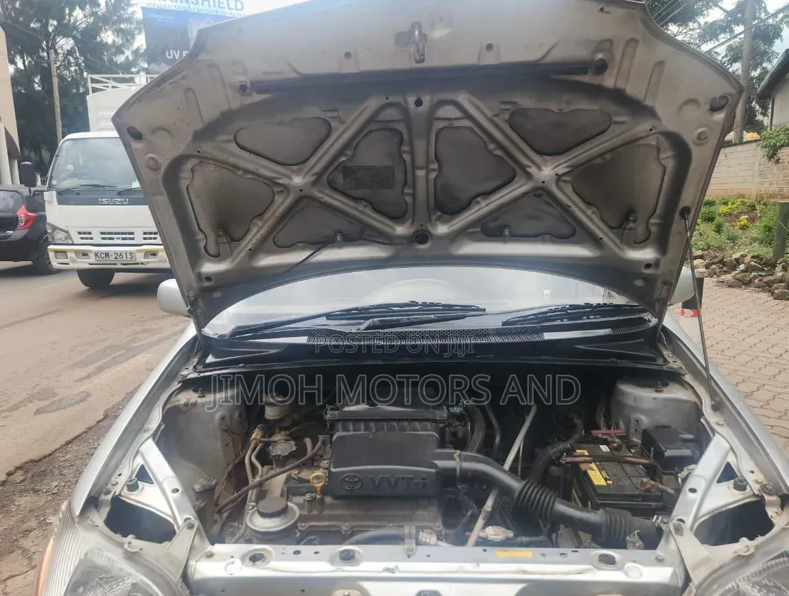 Toyota Platz 2001 White