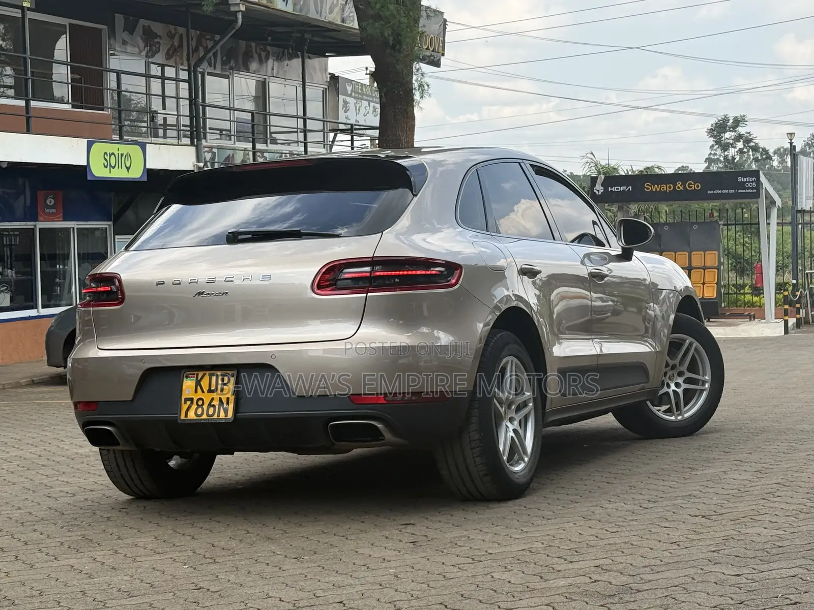 Porsche Macan Turbo 2017 Beige
