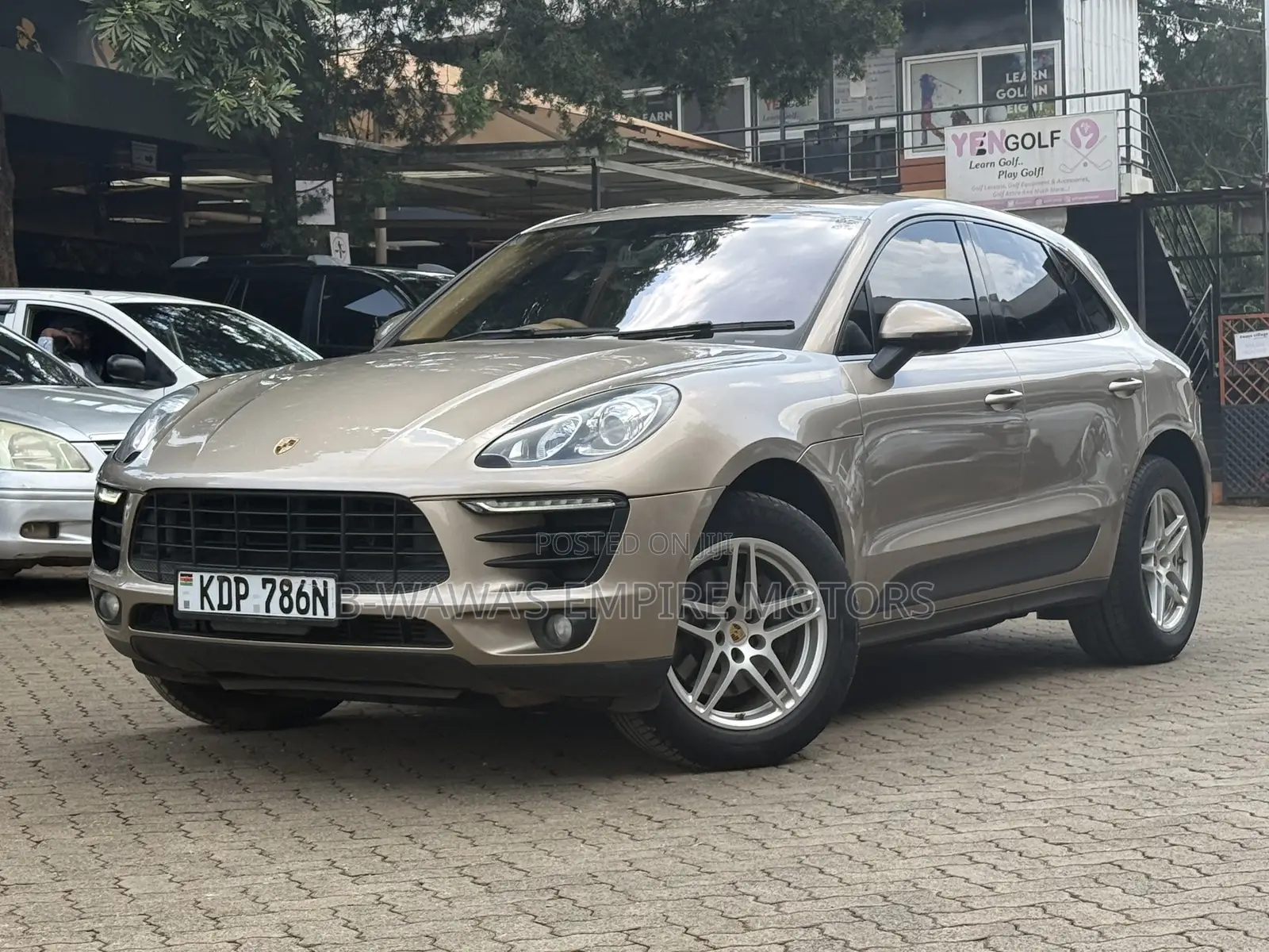 Porsche Macan Turbo 2017 Beige
