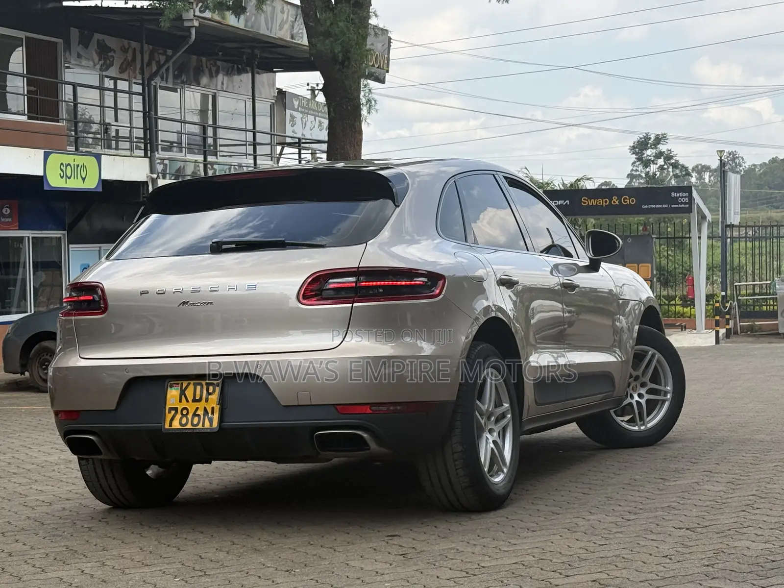 Porsche Macan Turbo 2017 Beige