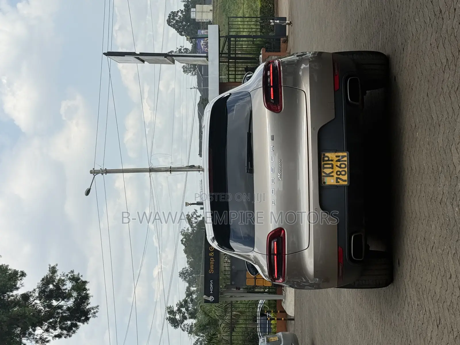 Porsche Macan Turbo 2017 Beige