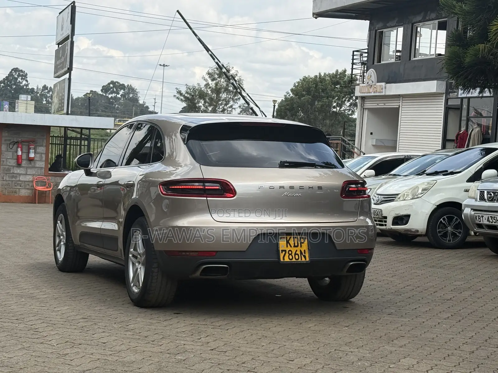 Porsche Macan Turbo 2017 Beige