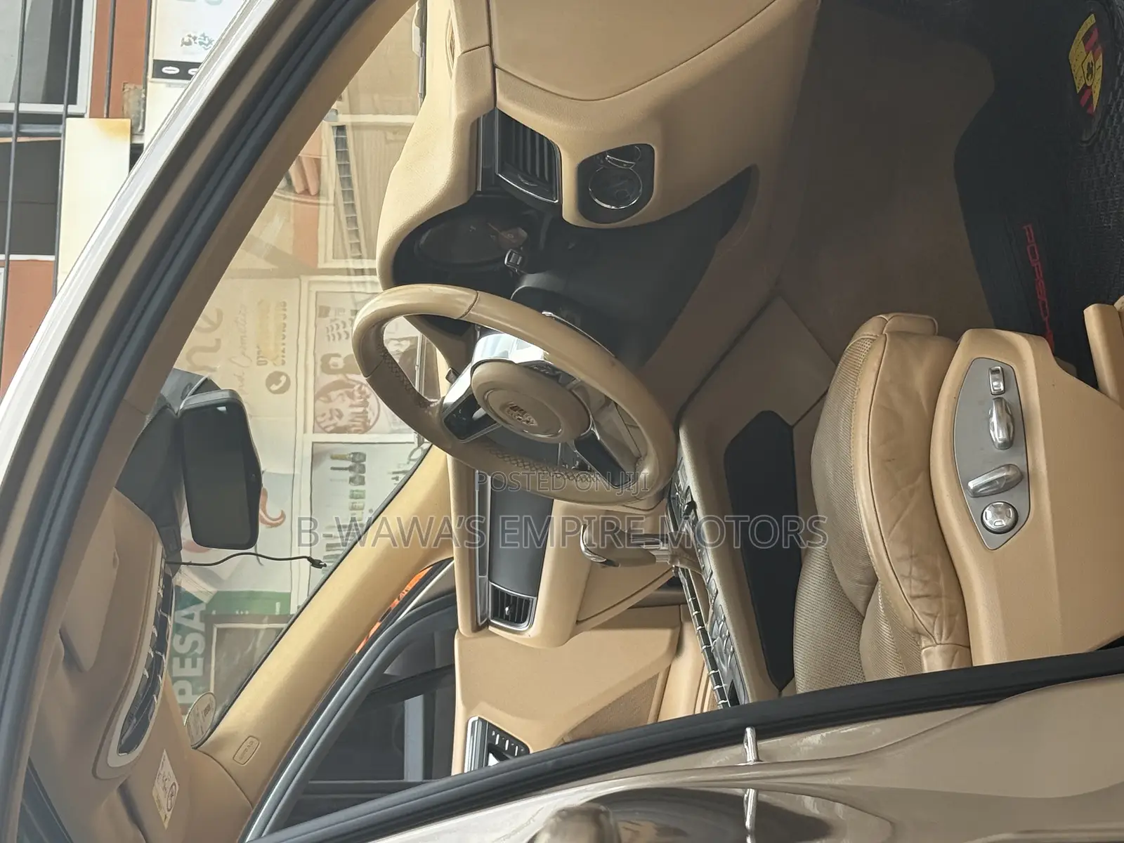 Porsche Macan Turbo 2017 Beige