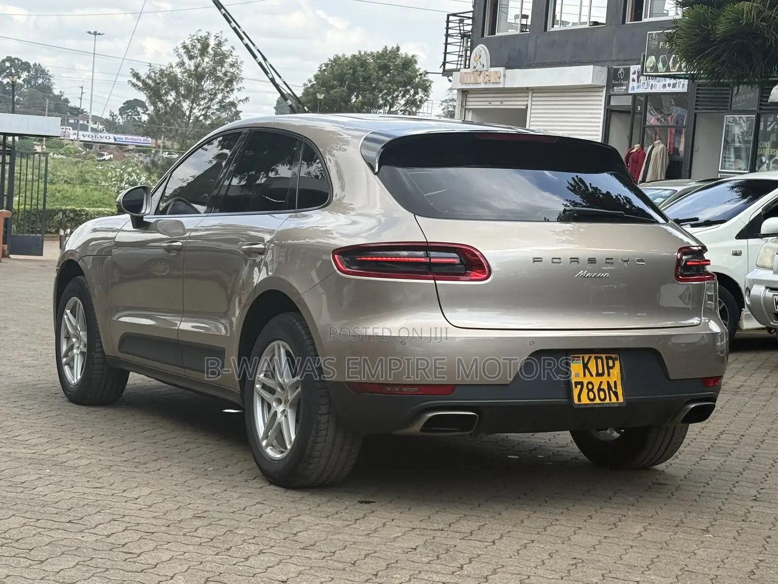 Porsche Macan Turbo 2017 Beige