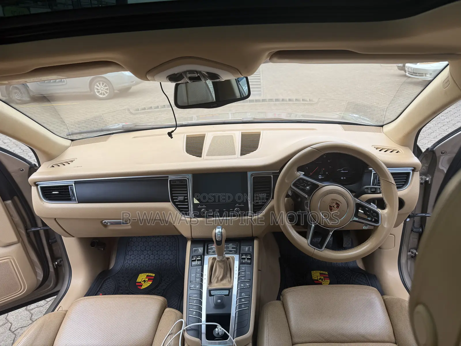 Porsche Macan Turbo 2017 Beige