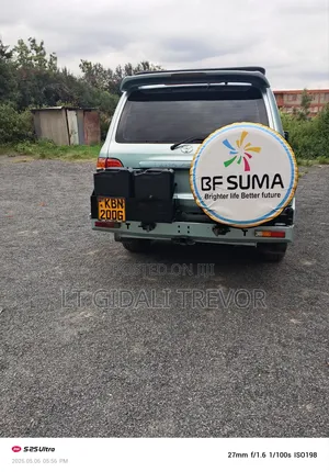 Toyota HiAce 2005 Blue