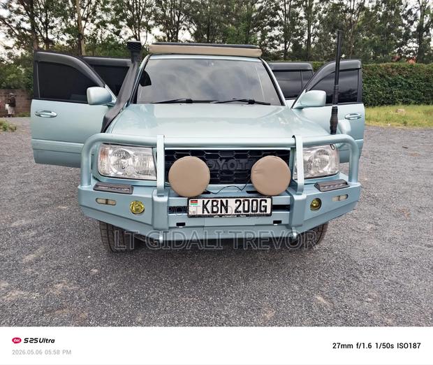 Toyota HiAce 2005 Blue - thumbnail 2