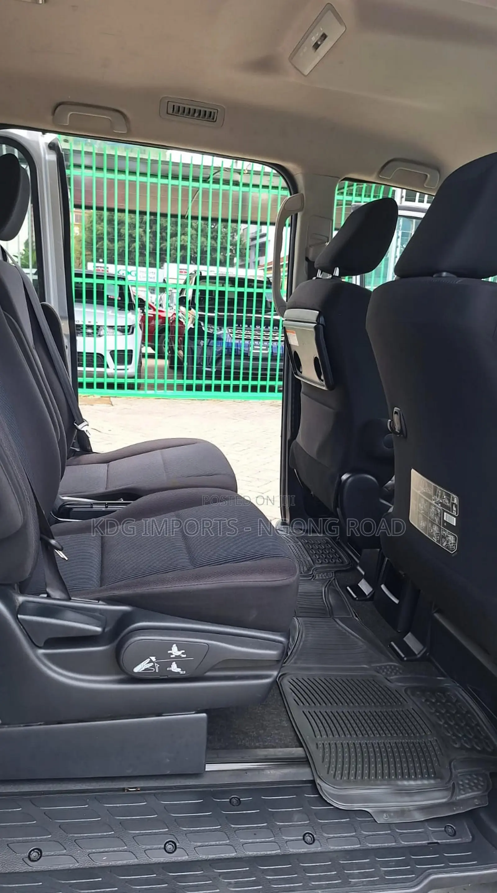 Toyota Noah 2019 Silver