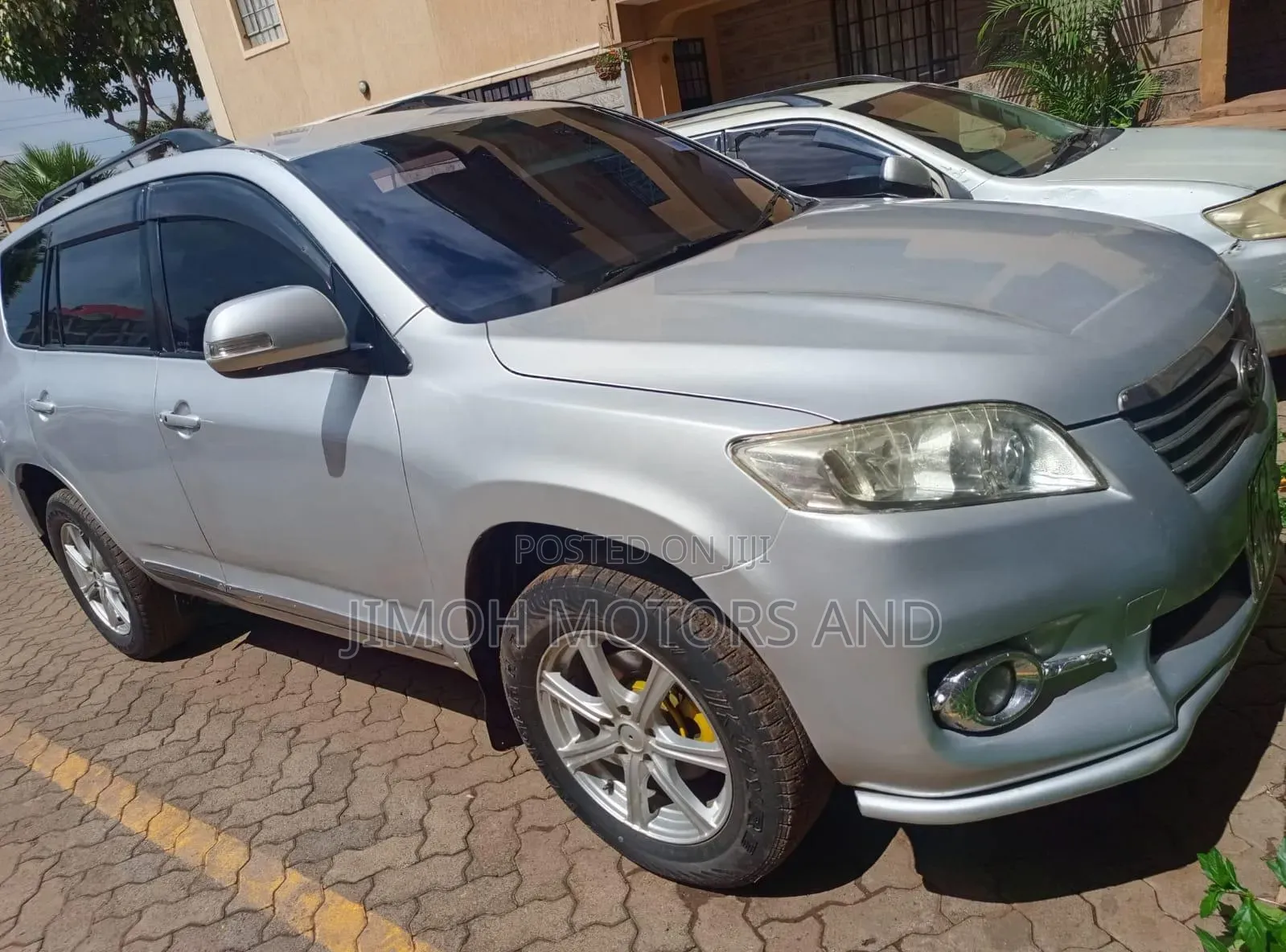 Toyota Vanguard 2011 Silver