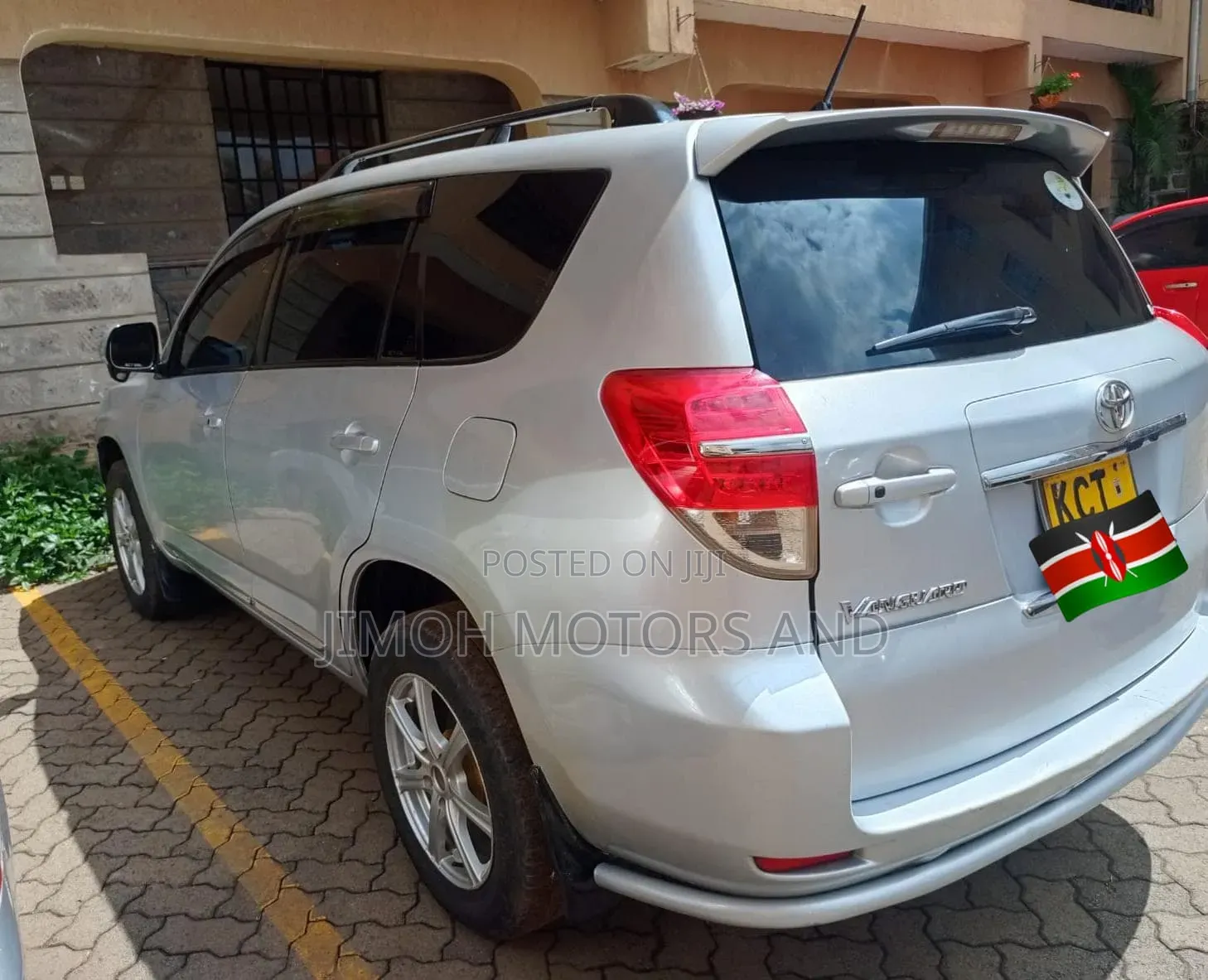 Toyota Vanguard 2011 Silver