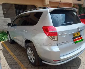 Toyota Vanguard 2011 Silver