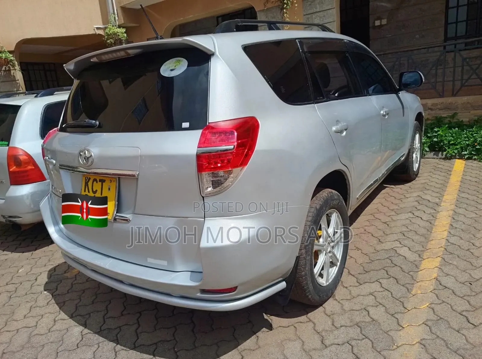 Toyota Vanguard 2011 Silver