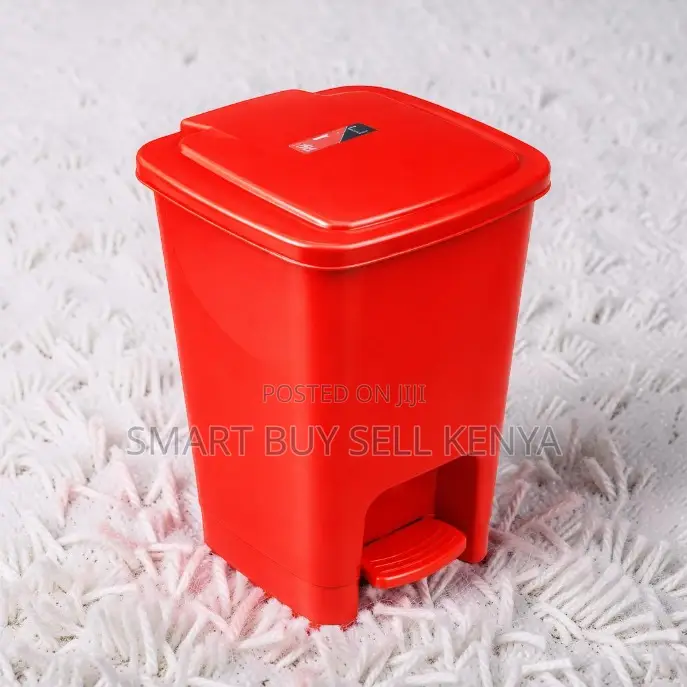 Compact Design 30litres Hard Plastic Step Pedal Waste Garbage Dust Bin