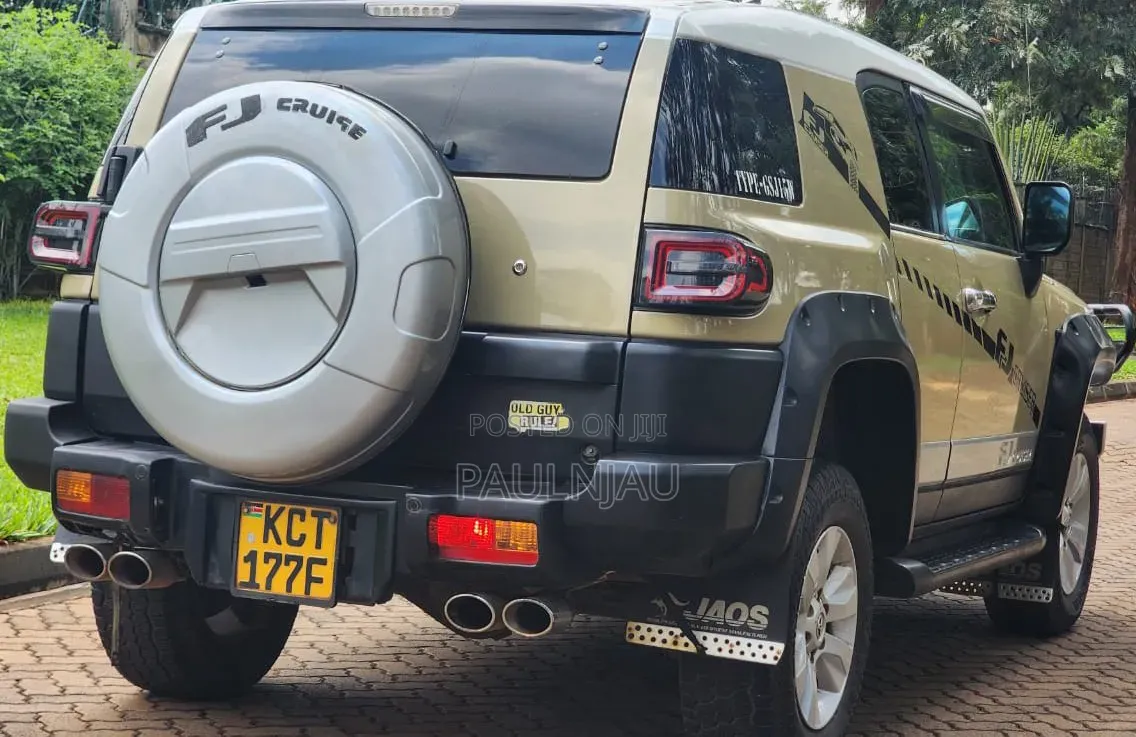 Toyota FJ Cruiser 2012