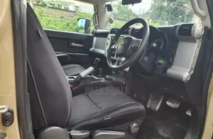 Toyota FJ Cruiser 2012