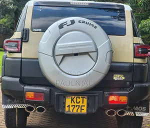 Toyota FJ Cruiser 2012