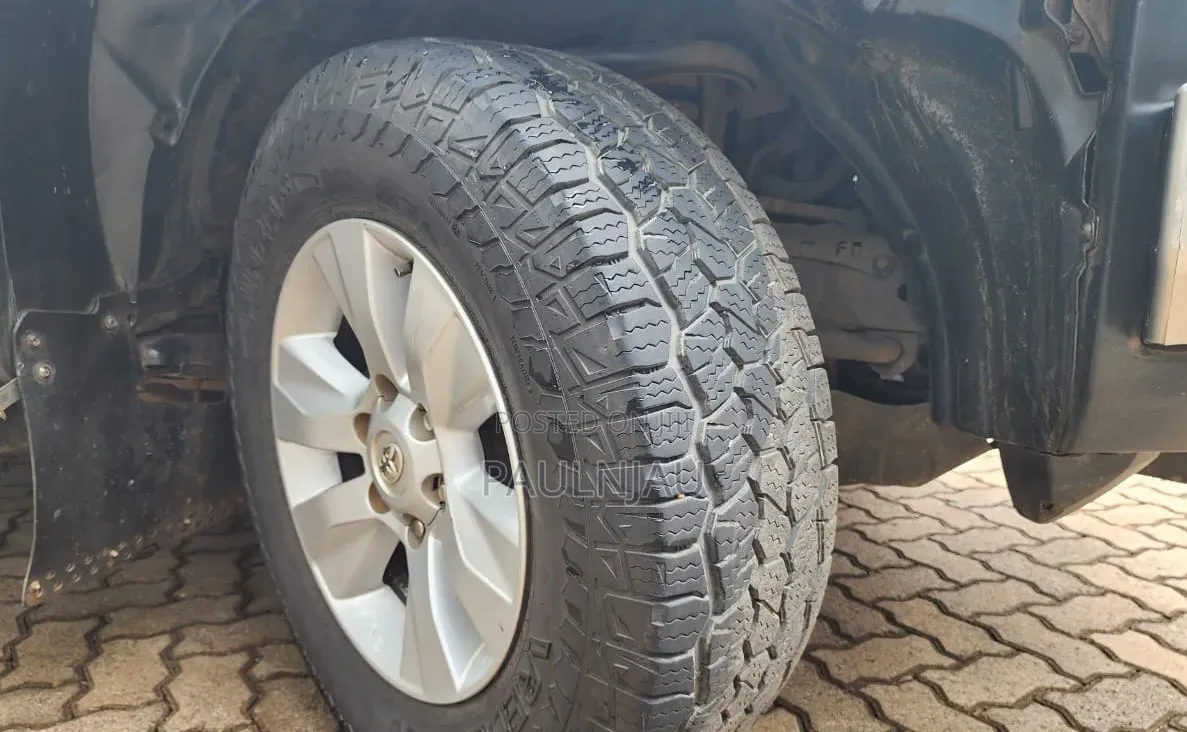 Toyota FJ Cruiser 2012