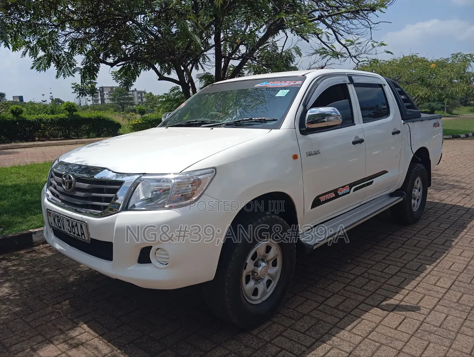Toyota Hilux 2013 White