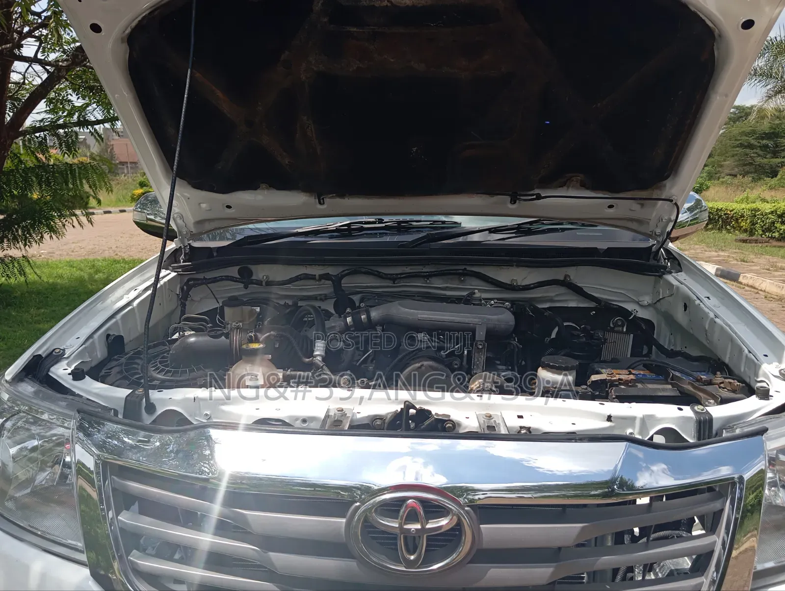 Toyota Hilux 2013 White