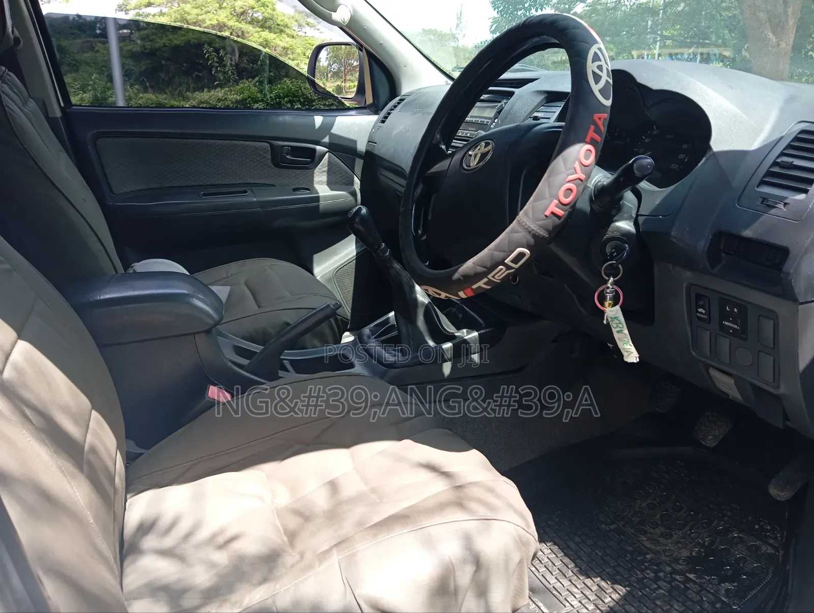Toyota Hilux 2013 White